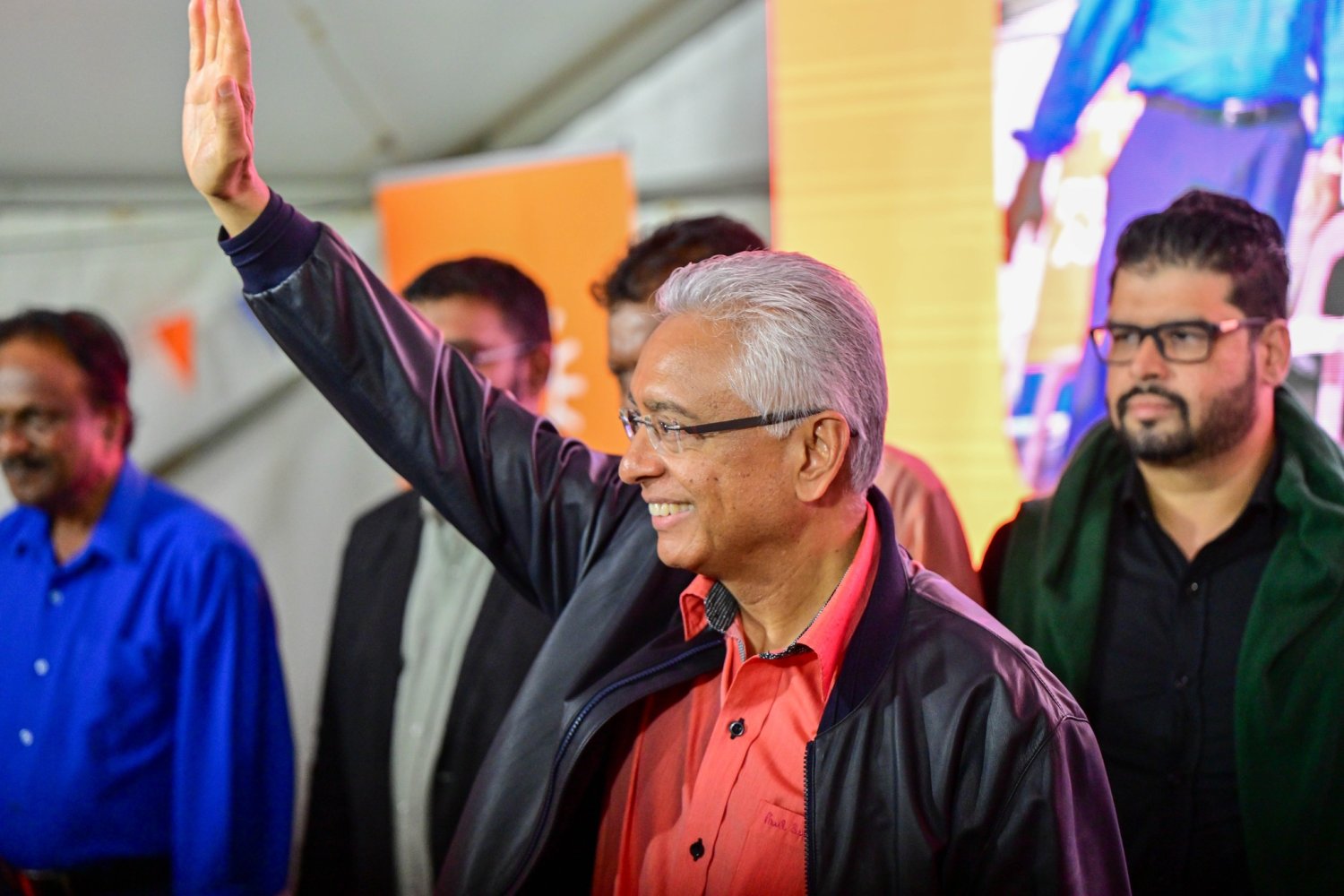 L&rsquo;Éclipse des vérités : Un gouvernement fragile utilise les réseaux sociaux pour étouffer l&rsquo;opposition