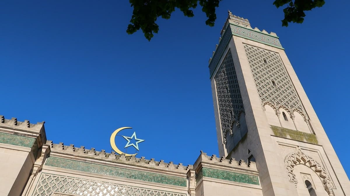 L’Aïd el-Fitr 2026 : La Grande Mosquée de Paris fixe la date après une nuit de réflexion religieuse