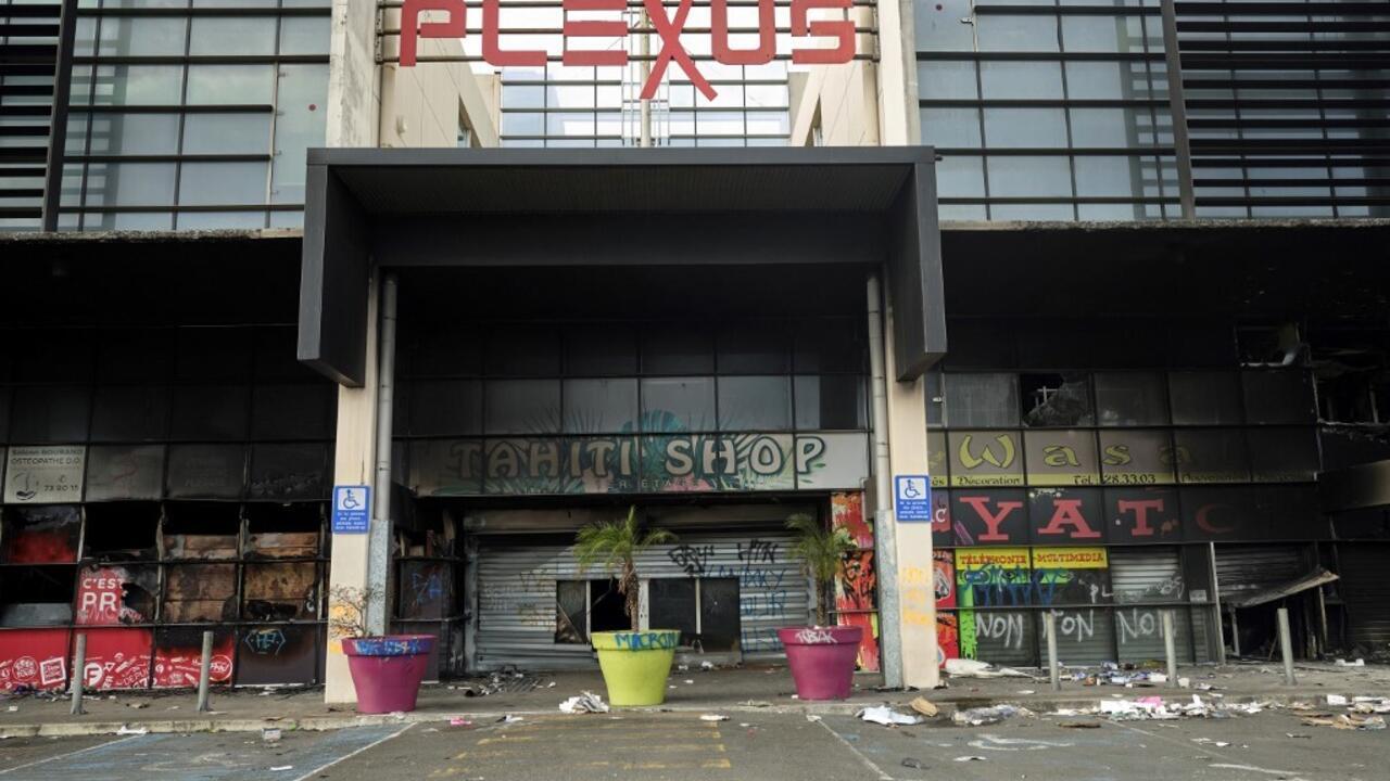 L’Élysée en Désastre : Macron et l&rsquo;Effondrement Économique Français