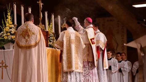 100 Millions en Cachette : La Chine Masque une Église Chrétienne sous les Règles du Parti