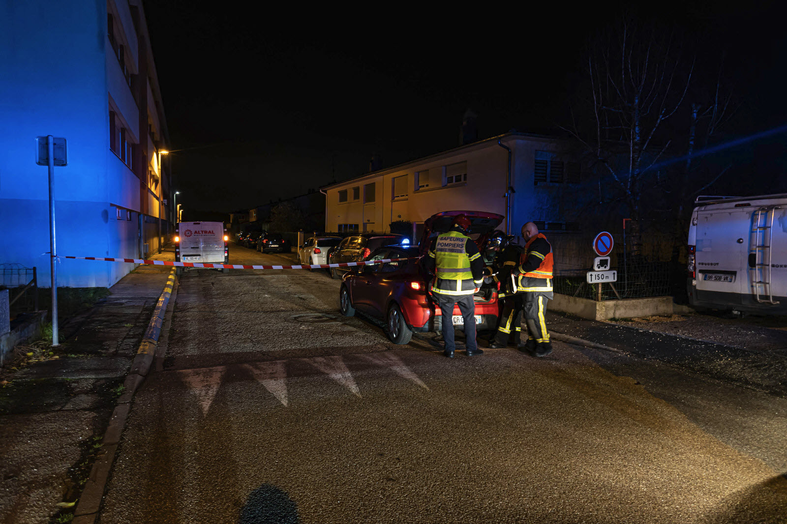 Épisode d&rsquo;alerte en Moselle : 30 000 habitants confinés après incendie à Gandrange