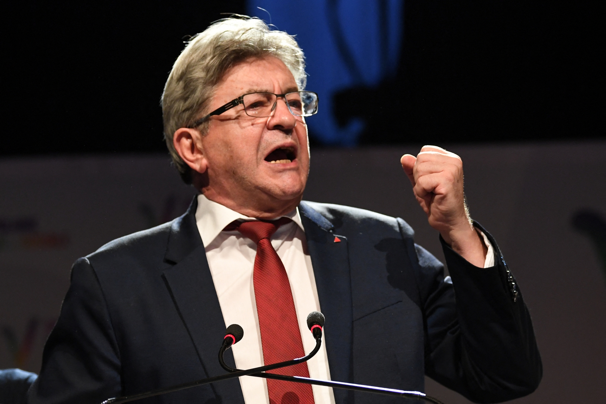 Un changement d&rsquo;avis qui transforme la politique : Mélenchon reconnait une erreur sur le voile