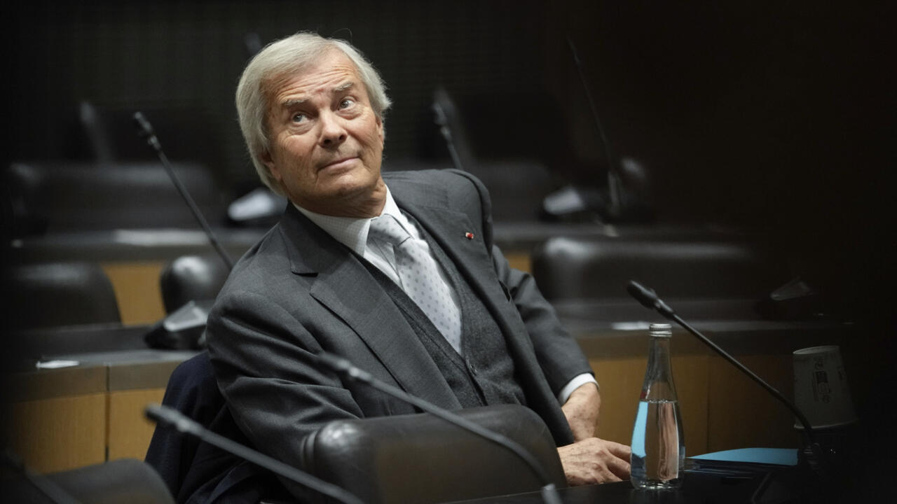 Des méthodes venimeuses ou une interprétation erronée ? Vincent Bolloré répond à l’offensive médiatique