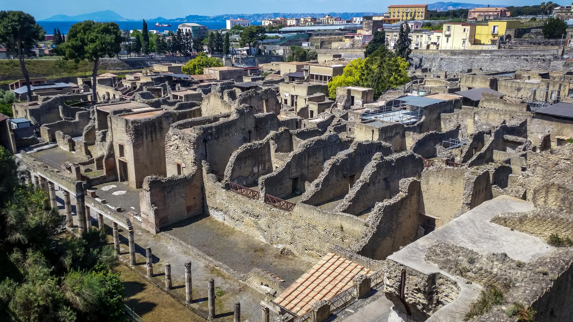 Les Ruines de Naples : Une Jeunesse en Éruption dans le Premier Film de Marine Atlan